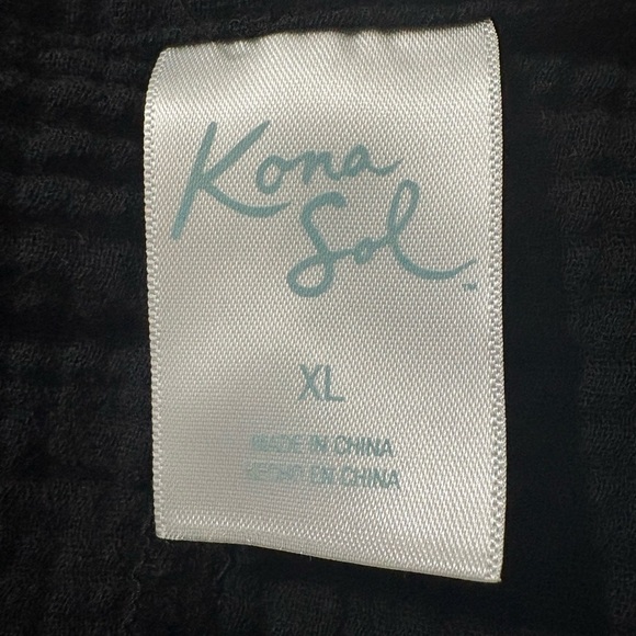 Kona Sol Black Slub Cotton with 3/4 Sleeves Coverup. Front Pockets, Split Neck. - Picture 7 of 12